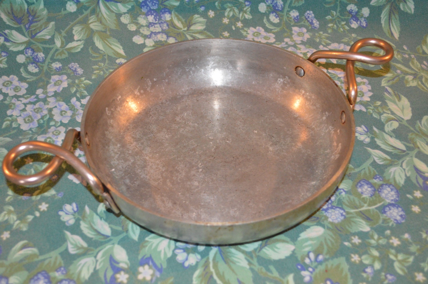 Rare WearEver Hallite Pan Double Handle 2109 9 Inch Diameter Mid