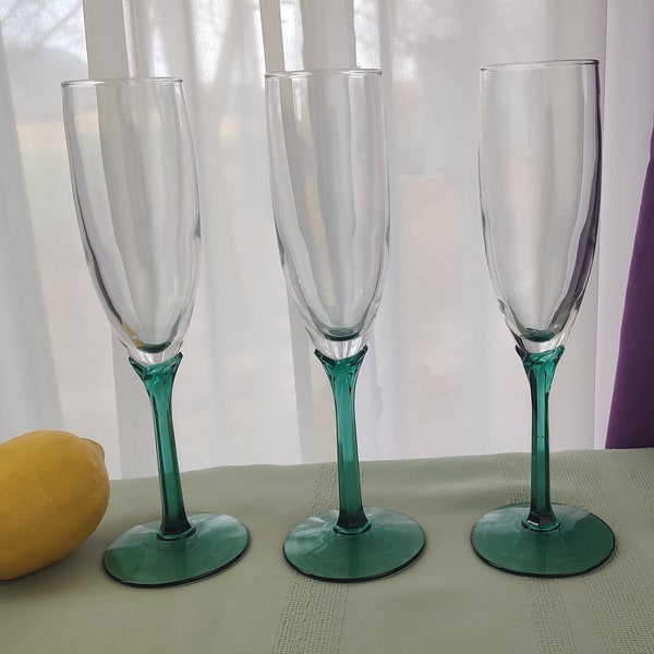 Green Domaine Flute Champagne Glasses By Libbey Juniper Stem Clear Bowl Vintage Set Of 3 Vintage Stemware