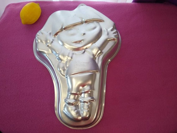 Dora The Explorer Wilton Birthday Cake Pan 2105 6305 Aluminum Etsy