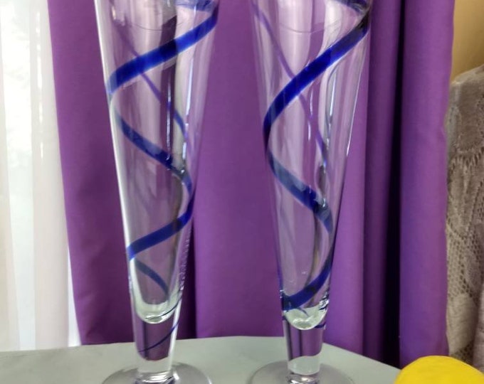 Pier 1 Swirl Line Cobolt Blue Ribbon Pilsner Glasses Set of 2 Tall Beer Glasses  Affordable Present Party Supplies Entertaining Beer Glasses