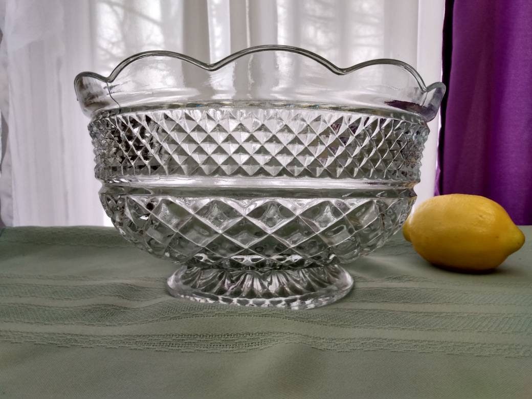 Wexford Footed Centerpiece Bowl By Anchor Hocking 10 Inch Rim Salad
