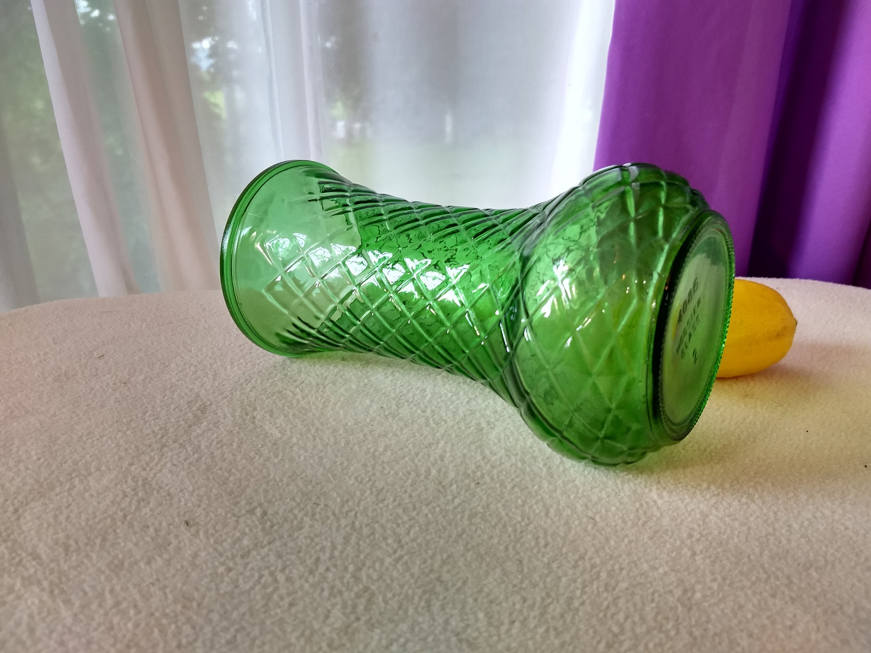 Hoosier Clear Emerald Green Glass Flower Vase 4086 Cris Cross Diamond