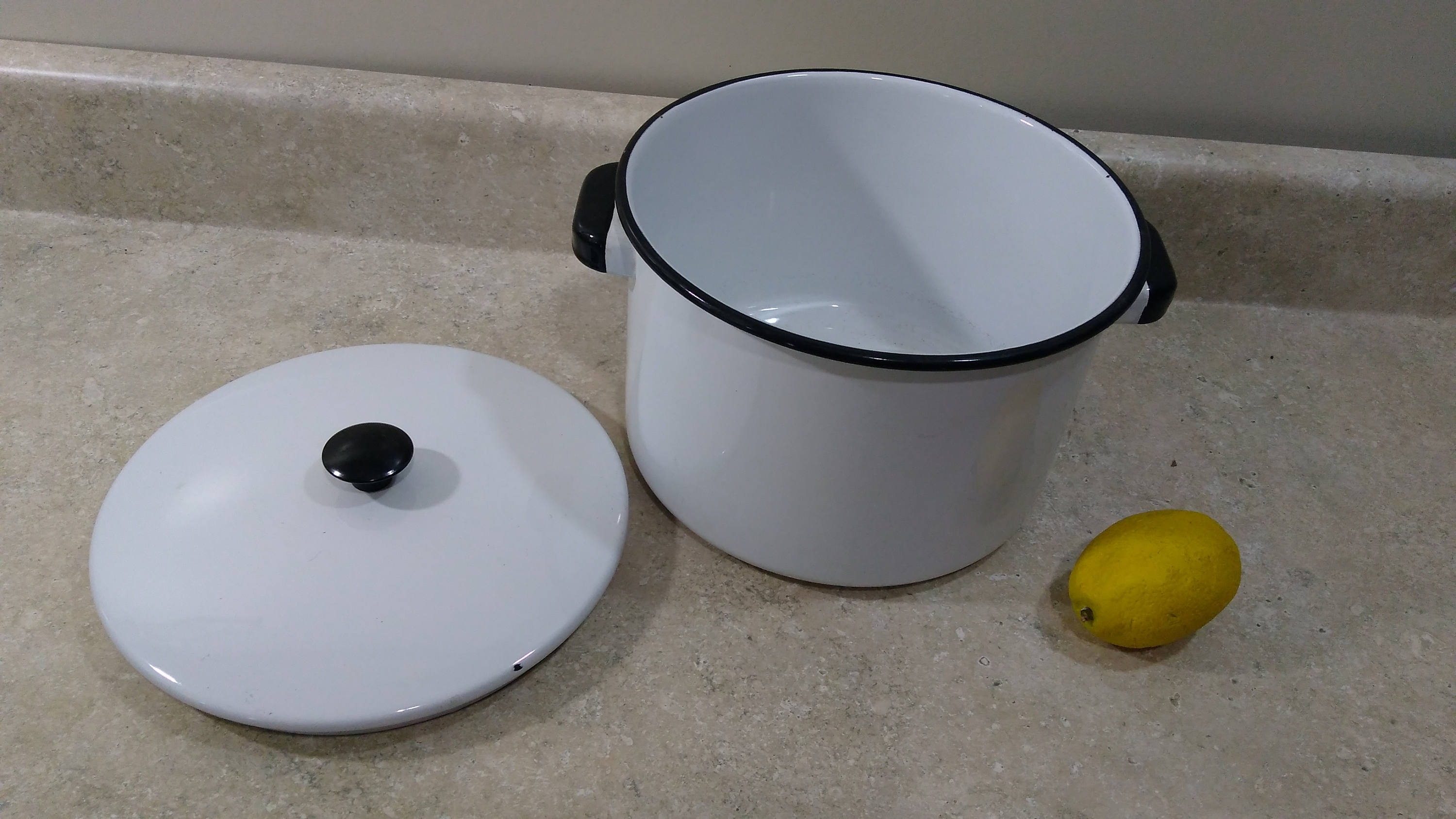 White Enamel Stock Pot 9 Mid Century Rustic Country Farmhouse Kitchen