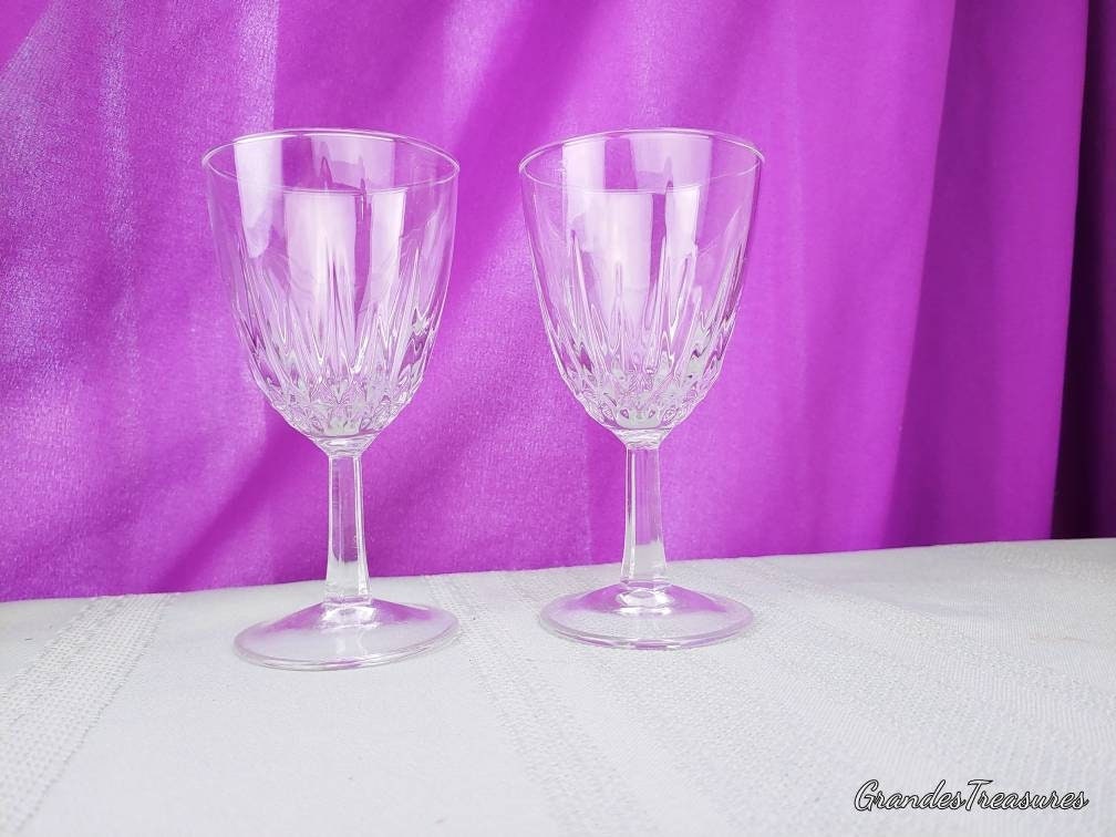 Diamant Wine Glasses By Cristal D'Arques Durand Set Of 2 5 Inch Tall Starburst Pattern