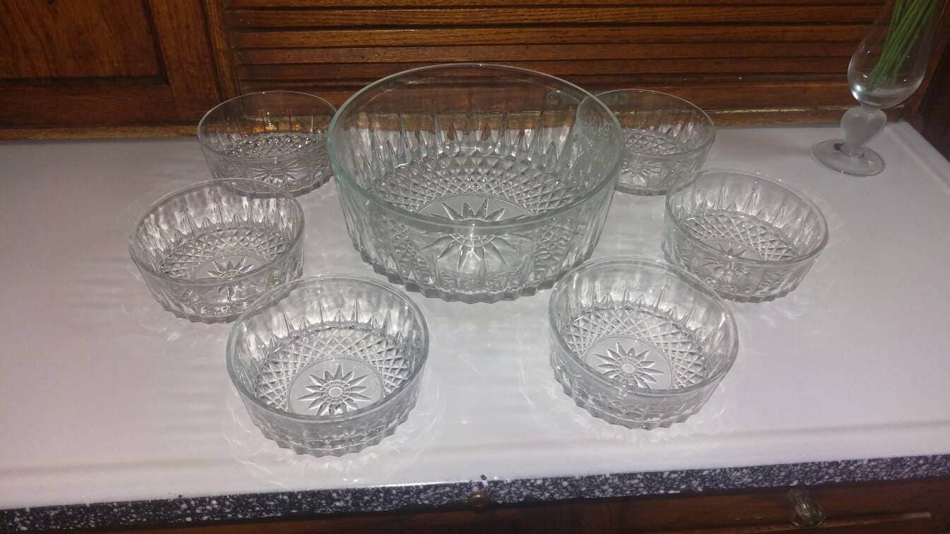 Diamant Arcoroc France Diamond Cut Clear Glass 9 Inch Salad Dessert