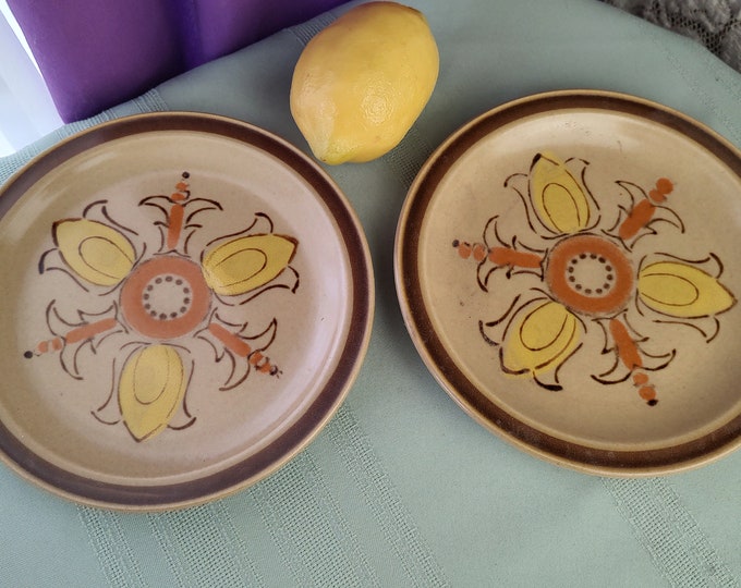 Hearthside Fleur De Lis Salad Plates Replacement Stoneware Ceramic Retro Dinnerware Harvest Yellow Brown Orange Japan Excellent!