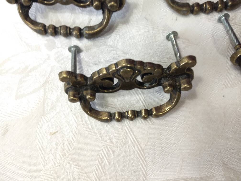 Vintage Brass Drawer Pulls Colonial Style Set Of 5 Craft Supplies And