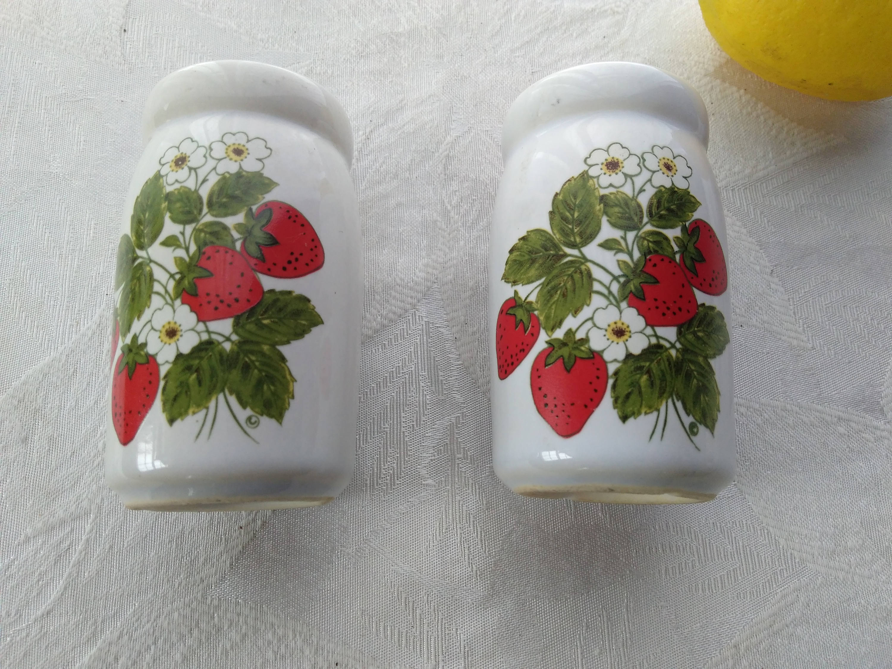 Vintage Ceramic Strawberry Salt And Pepper Shaker Set Strawberry Plant
