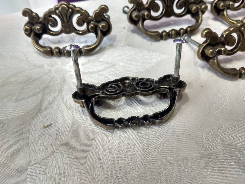 Vintage Brass Drawer Pulls Colonial Style Set Of 5 Craft Supplies And
