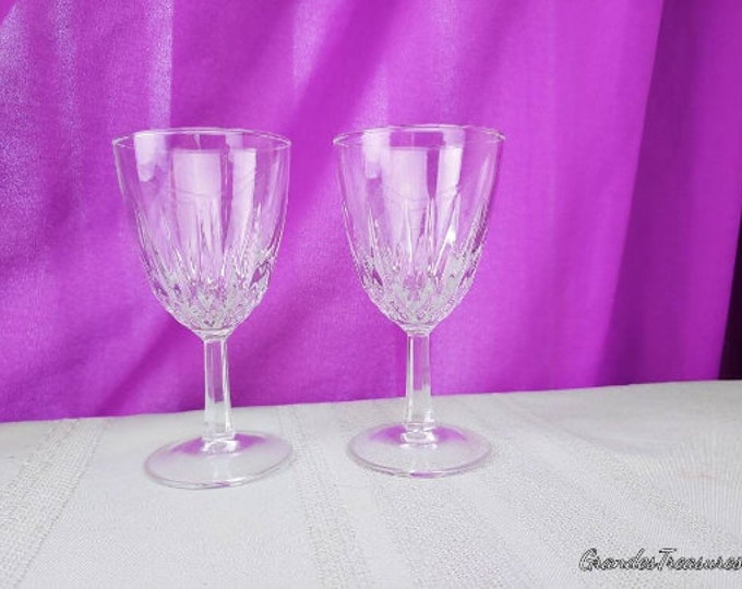 Vintage Stemware, Diamant Wine Glasses By Cristal D'Arques - Durand ~ Set Of 2 ~ 5 Inch Tall Starburst Pattern Stemware France Replacements