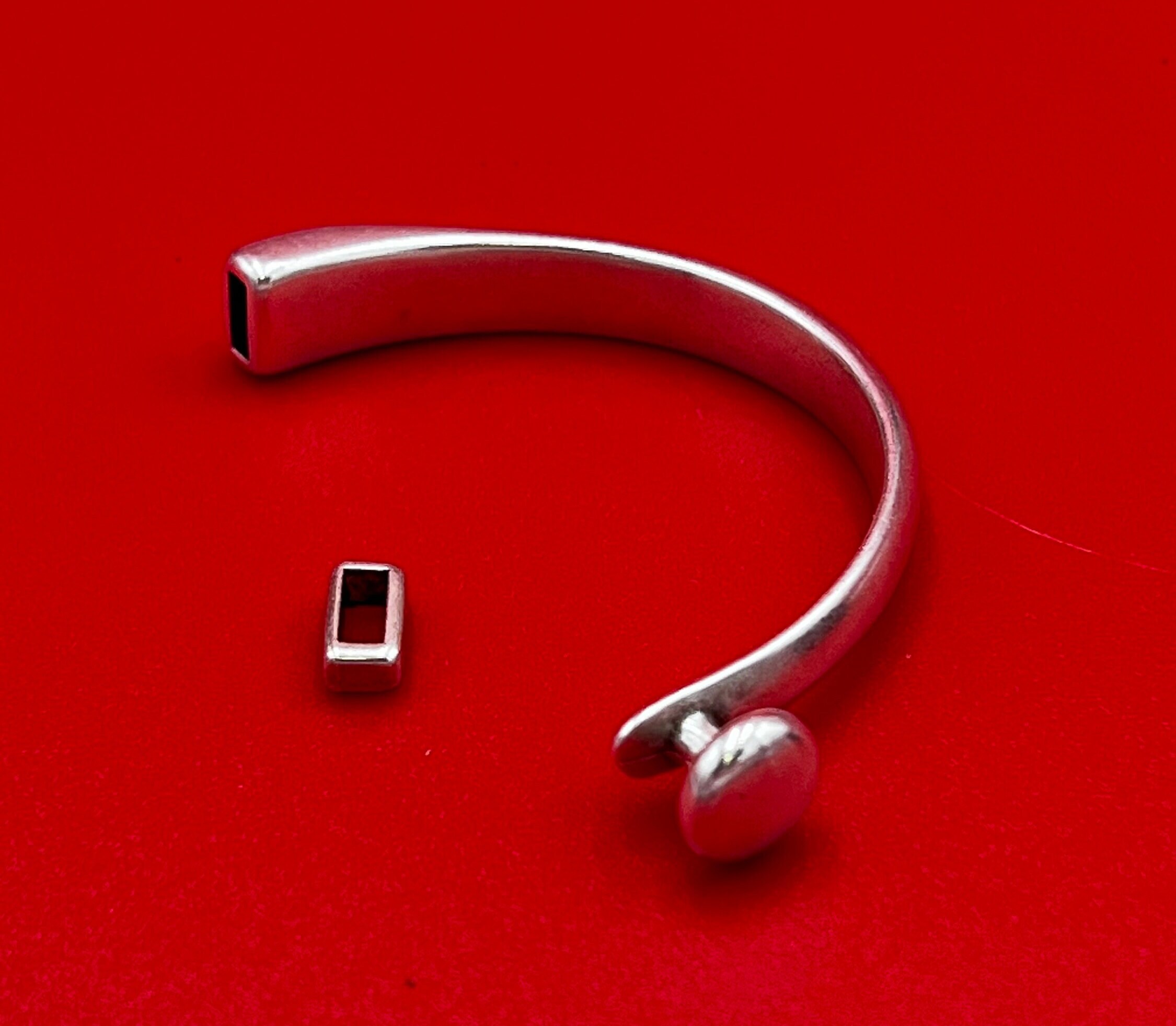 B0107>> MADE in EUROPE Zamak Half Bracelet for 3mm Flat Cord B0107>> MADE in EUROPE Zamak Half Bracelet for 3mm Flat Cord