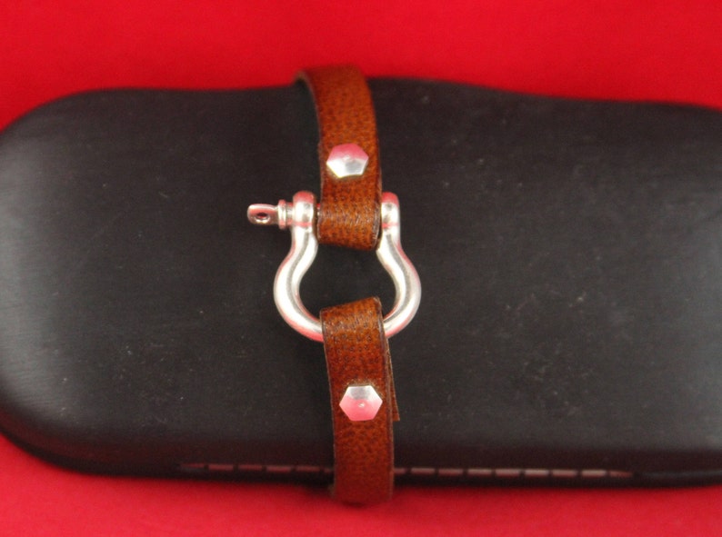 Qty1 FC0155MADE in EUROPE zamak horseshoe shape clasp for 10mm flat cord D-ring zamak clasp TMN1S