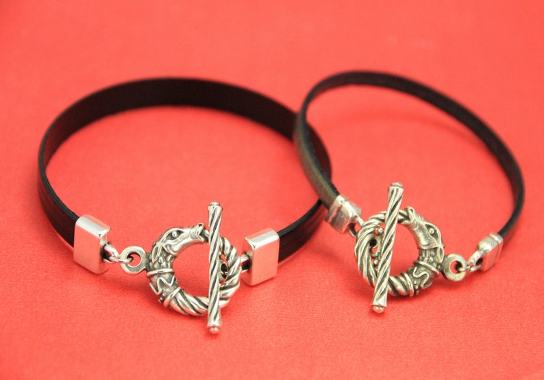 Qty1 10mm or 5mm flat cord sea horse toggle clasp, FC0317MADE in EUROPE zamak sea horse toggle clasp X2779S