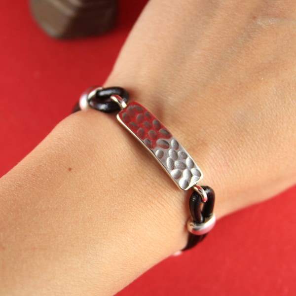 C0068>>MADE in EUROPE zamak connector with 2 separators, hammered zamak connector, zamak bracelet finding (Ablz112S) Qty1