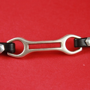 C0070&gt;&gt;MADE in EUROPE zamak connector, 7mm connector, flat 5mm leather cord connector Qty 1