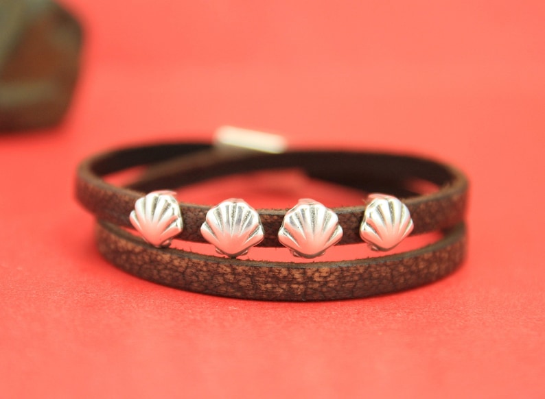 FS0372>>MADE in EUROPE 4 zamak seashell sliders, 5mm flat cord zamak tiny seashell sliders, zamak slider for 5mm cord Qty4