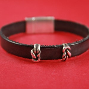 FS0301&gt;&gt;MADE IN EUROPE 2 zamak flat cord knot sliders, flat cord loop sliders, 10mm flat cord loop sliders, silver sliders.Qty2