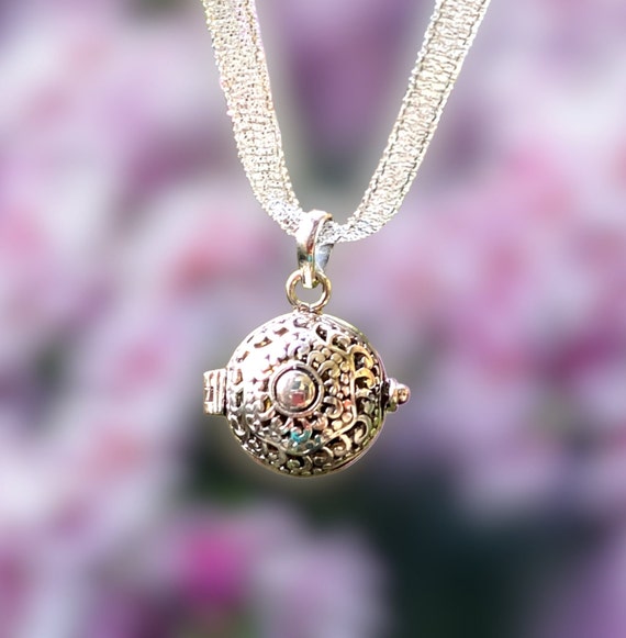 Baby discount calming necklace
