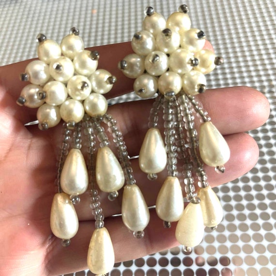 Vintage Faux Pearl Rhinestone Big Lightweight Clu… - image 1