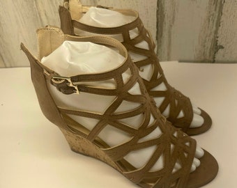 Nine West Wedges Sandalen Damen Größe 6 Canyon Beige Riemchen Reißverschluss hinten