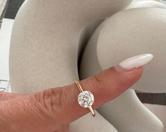 Classic 1 Carat Rose Gold Round Cut Engagement Ring. Solitaire Ring. Wedding Ring. High Quality Engagement Ring. Promise Ring. Hidden Halo.
