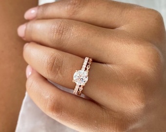 2 Ct Wedding Ring Set. Rose Gold Round Brilliant Cut Engagement Ring. Rose Gold Solitaire Ring. Round Cut Engagement Ring. Wedding Rings.