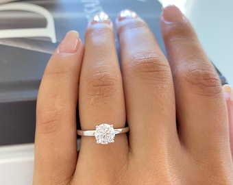 Classic 1 Carat Engagement Ring. Round Solitaire Ring. Wedding Ring. High Quality Engagement Ring. Sterling Silver Promise Ring.