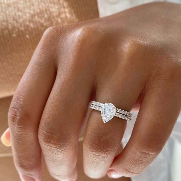 2.0 ctw Pear Shaped Wedding Ring Set. Teardrop Bridal Rings. Pear Cut Engagement Ring. Half Eternity Wedding Band. Anniversary Rings.