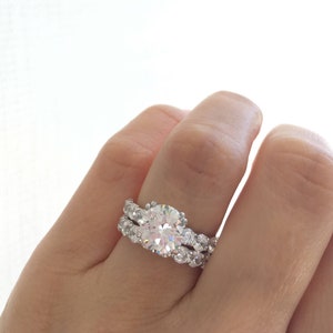 Wedding Ring Set. Fine Quality Round Cut Solitaire Ring. Wedding Band Ring. Round Accented Solitaire Ring, Packed In A Luxury Gift Box.
