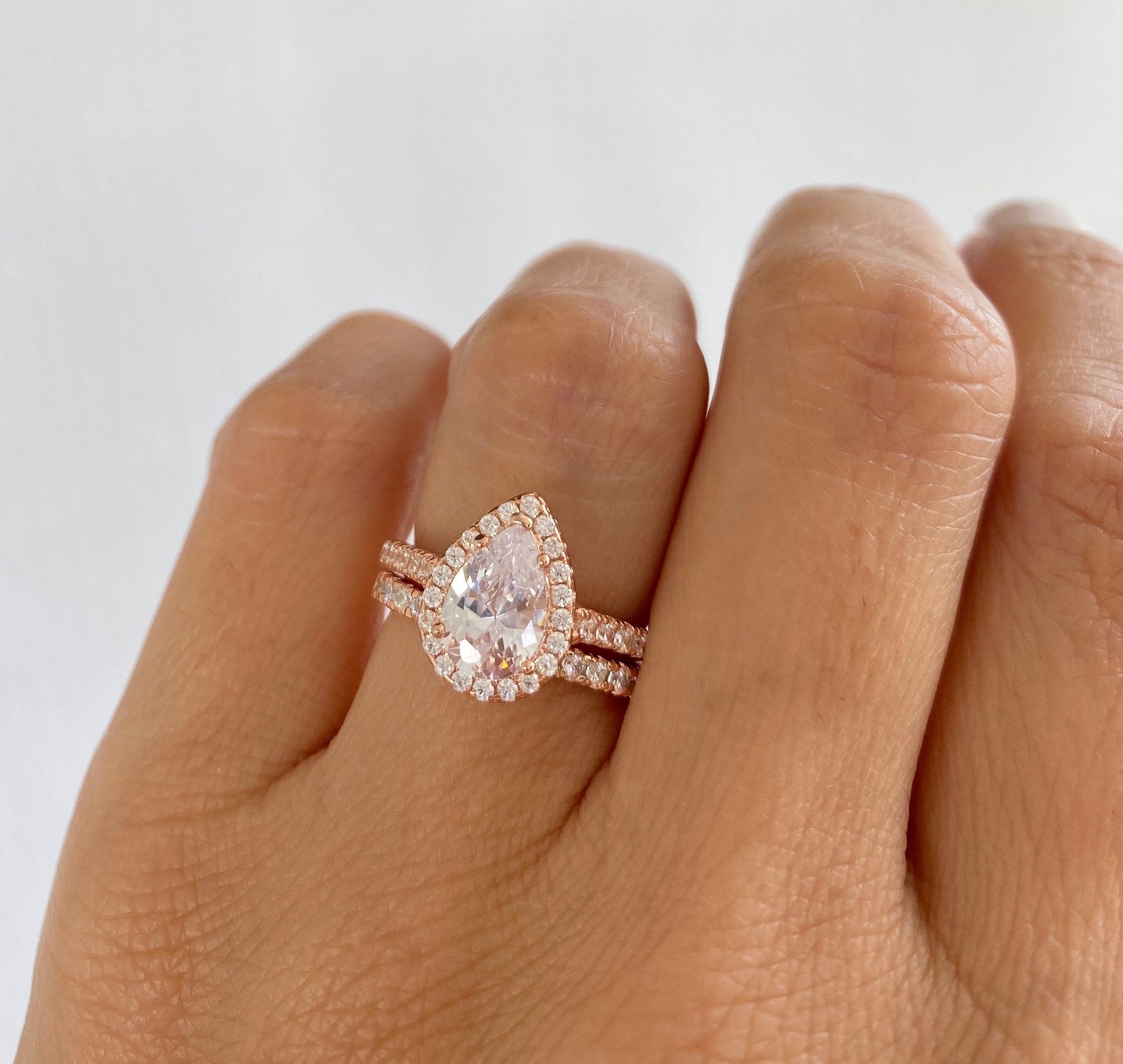Raindrop engagement ring deals