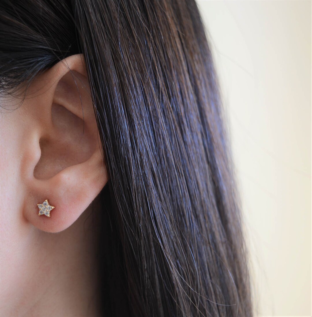 Medium Star Post Earring