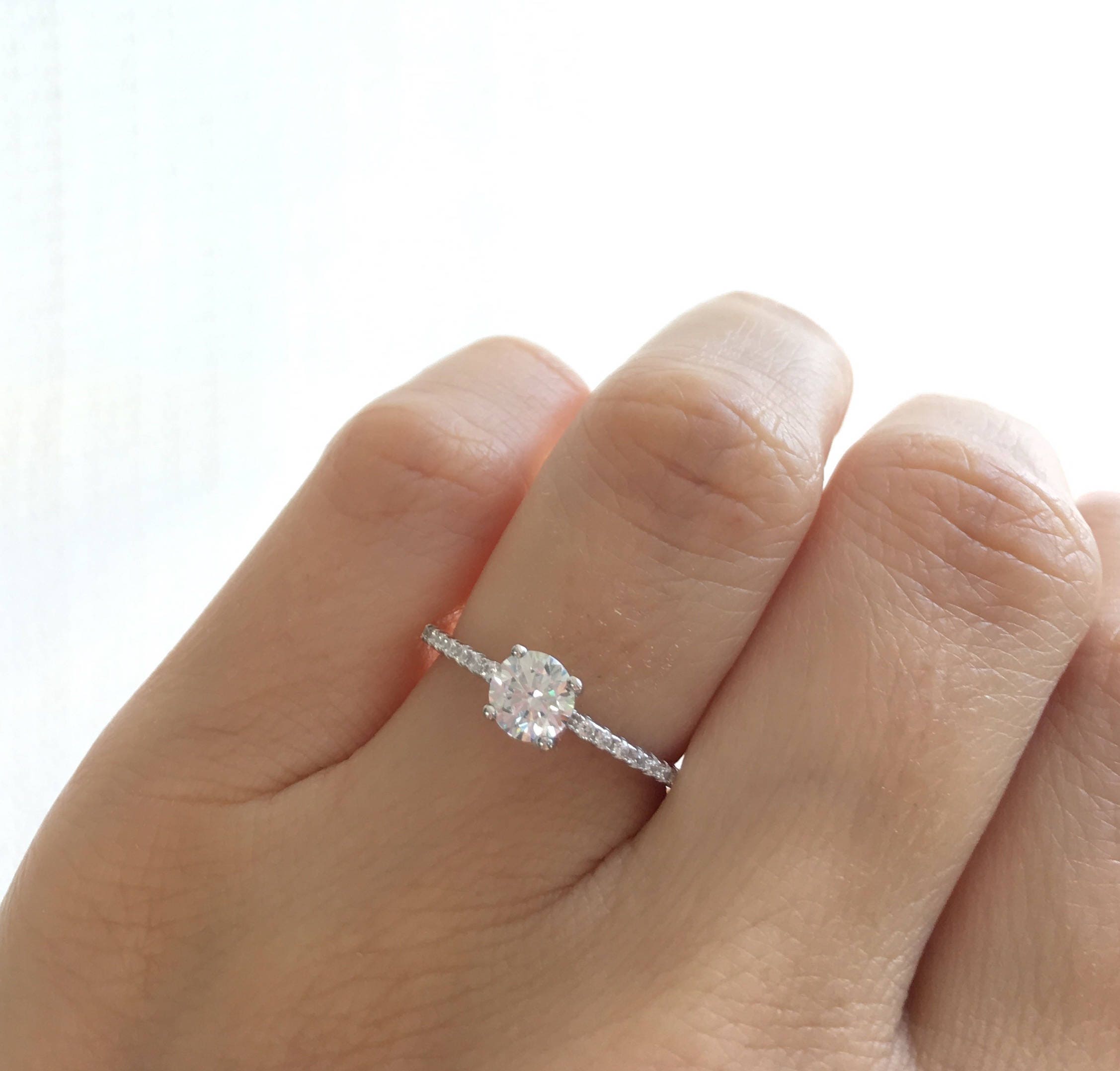 Bague de fiancailles de luxe. Bague Solitaire de 5mm. En argent sterling rhodie bague de fiancailles. Bague Solitaire brillant rond. Anneau de promesse. Etsy France