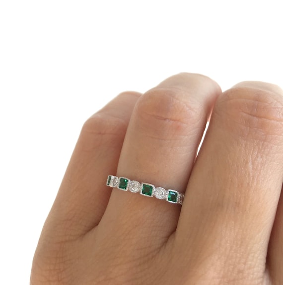 Green Emerald Art Deco Band. Emerald Ring. Simulated Emerald Stackable Ring. Wedding Band. Antique Style Ring. Emerald Eternity Band.