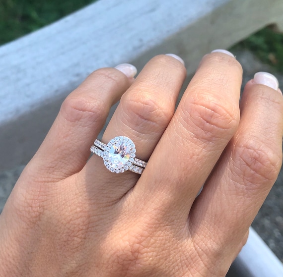 Is there a 'right' way to wear your engagement and weddings rings? :  r/EngagementRings