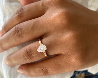 1 Carat Pear Cut Engagement Ring. Teardrop Wedding Ring. Rose Gold Solitaire Ring. Promise Ring. Pear Shaped Engagement Ring. Wedding Ring
