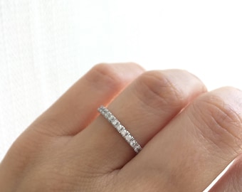 【匿名、即日発送】ダイヤモンドクオーツ&シルバーリング ダイヤモンド模造品 2 mm スターリングシルバーの結婚指輪。フル