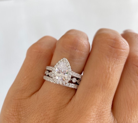 Teardrop halo diamond ring sale