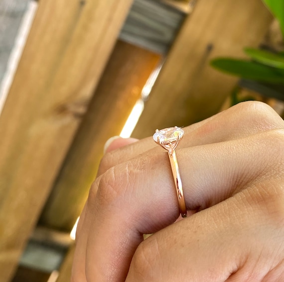Classic 1 Carat Rose Gold Oval Engagement Ring. Rose Gold 