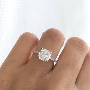 Sterling Silber rhodiniert Verlobungsring. Asscherschliff Verlobungsring. Hochwertiger Ehering. Versprechen Ring.