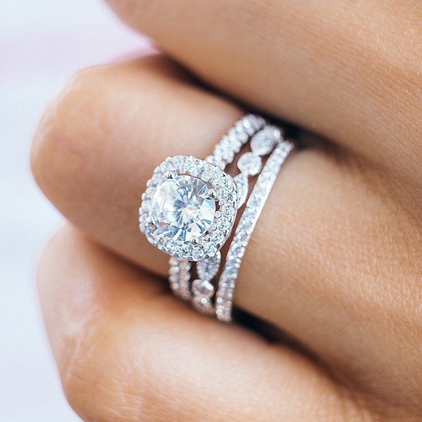 1.25 ctw Square Halo Bridal Set. Diamond Simulant Round Engagement Ring. Brilliant Cut Engagement Ring. Art Deco Band. Wedding Ring Set.