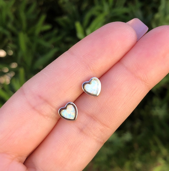 Sterling Silver Shiny Heart Stud Earrings – Tilo Jewelry®