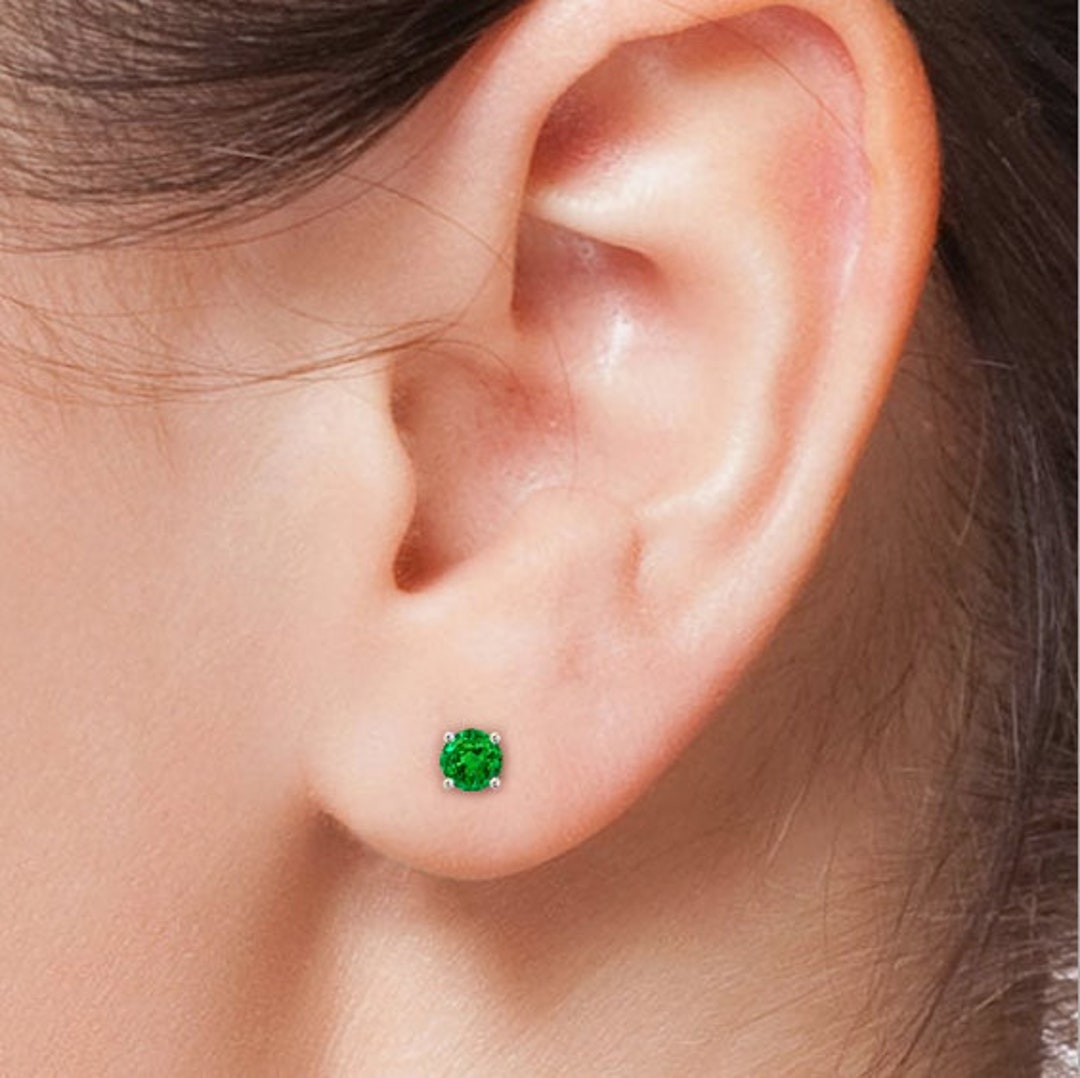 4mm emerald on sale stud earrings