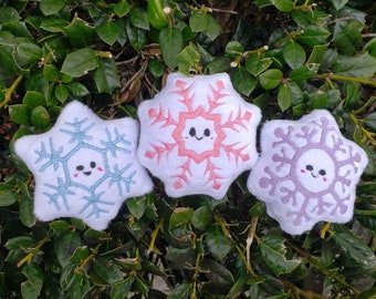 Kawaii Snowflake Plush, Cute Winter Pillow, Small 4"× 4", Soft Toy, Handmade