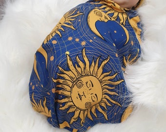 Conjunto de pañales para bebé Sunshine and Moon, pañales con estampado celestial y accesorios color mostaza, pañales para bebé con gorro, diadema, pañales y turbante