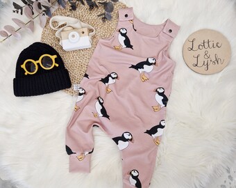 Tutina per neonati color talpa Puffin: salopette in jersey unisex