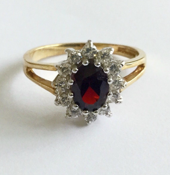Vintage 9 carat gold Princess Diana ring, Size O /