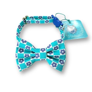 Floral Cat Bow Tie Collar: Retro Teal Breakaway Collar
