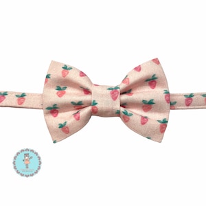 Strawberry Cat Bow Tie Collar, Light Pink Cat Collar with Plastic Breakaway Buckle