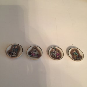 Dollhouse miniature plates