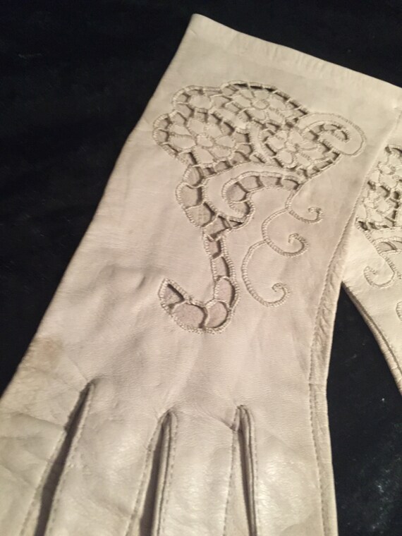 Vintage cutwork gloves - image 3